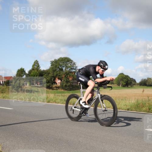 25.08.2024 - Elbe Triathlon Hamburg Fuchs,  Jonas http://msf.ph/oto/6822630 25.08.2024 10:32:26 Radfahren 736, 602, 480, 713, 686, 500 meine-sportfotos.de