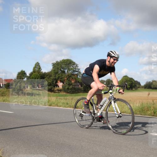 25.08.2024 - Elbe Triathlon Hamburg Fuchs,  Jonas http://msf.ph/oto/6822639 25.08.2024 10:32:24 Radfahren 743, 736, 602, 480, 713 meine-sportfotos.de