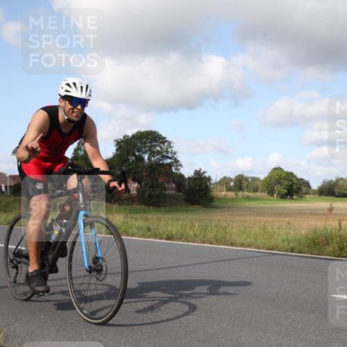 25.08.2024 - Elbe Triathlon Hamburg Fuchs,  Jonas http://msf.ph/oto/6822664 25.08.2024 10:31:58 Radfahren 701 meine-sportfotos.de