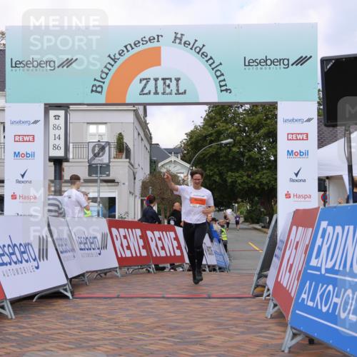 25.08.2024 - 20. Blankeneser Heldenlauf Strokosch-Dieckow http://msf.ph/oto/6822695 25.08.2024 09:49:48 Ziel 155, 283 meine-sportfotos.de