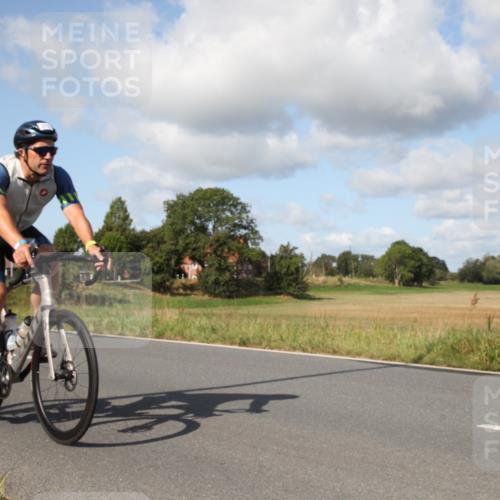 25.08.2024 - Elbe Triathlon Hamburg Fuchs,  Jonas http://msf.ph/oto/6822729 25.08.2024 10:30:39 Radfahren 698, 684, 373, 539, 723 meine-sportfotos.de