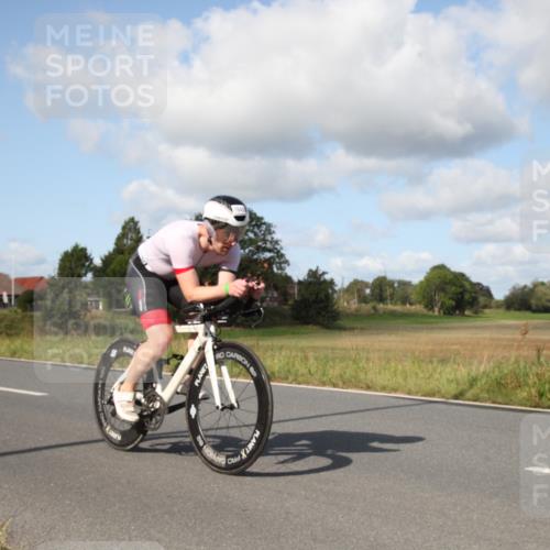 25.08.2024 - Elbe Triathlon Hamburg Fuchs,  Jonas http://msf.ph/oto/6822750 25.08.2024 10:30:17 Radfahren 721, 628, 1845, 680, 685 meine-sportfotos.de