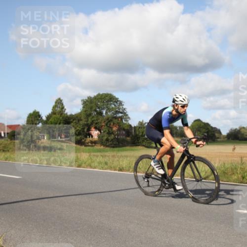 25.08.2024 - Elbe Triathlon Hamburg Fuchs,  Jonas http://msf.ph/oto/6822757 25.08.2024 10:30:05 Radfahren 681, 753, 754, 764, 721 meine-sportfotos.de
