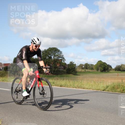 25.08.2024 - Elbe Triathlon Hamburg Fuchs,  Jonas http://msf.ph/oto/6822804 25.08.2024 10:29:41 Radfahren 720, 694, 699, 484, 697 meine-sportfotos.de