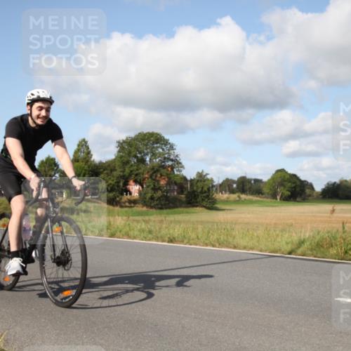 25.08.2024 - Elbe Triathlon Hamburg Fuchs,  Jonas http://msf.ph/oto/6822815 25.08.2024 10:29:29 Radfahren 615, 577, 720 meine-sportfotos.de