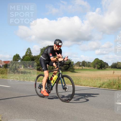 25.08.2024 - Elbe Triathlon Hamburg Fuchs,  Jonas http://msf.ph/oto/6822863 25.08.2024 10:28:44 Radfahren 453, 463, 452, 405, 663 meine-sportfotos.de