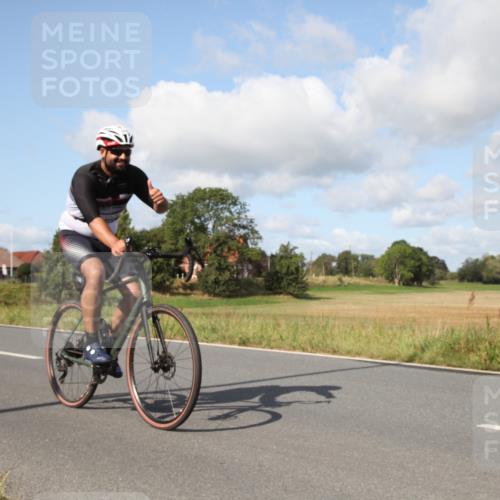 25.08.2024 - Elbe Triathlon Hamburg Fuchs,  Jonas http://msf.ph/oto/6822873 25.08.2024 10:28:32 Radfahren 527, 608 meine-sportfotos.de