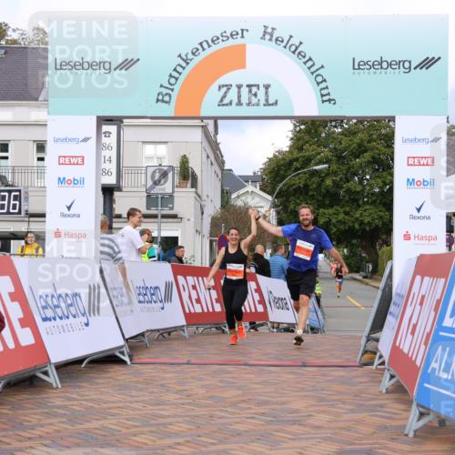 25.08.2024 - 20. Blankeneser Heldenlauf Strokosch-Dieckow http://msf.ph/oto/6822879 25.08.2024 09:50:10 Ziel 211, 212 meine-sportfotos.de