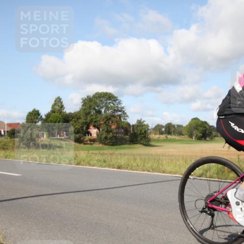 25.08.2024 - Elbe Triathlon Hamburg Fuchs,  Jonas http://msf.ph/oto/6822885 25.08.2024 10:28:29 Radfahren 527, 608 meine-sportfotos.de