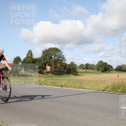 25.08.2024 - Elbe Triathlon Hamburg Fuchs,  Jonas http://msf.ph/oto/6822894 25.08.2024 10:28:29 Radfahren 527, 608 meine-sportfotos.de