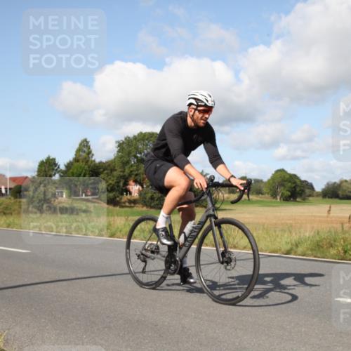25.08.2024 - Elbe Triathlon Hamburg Fuchs,  Jonas http://msf.ph/oto/6822901 25.08.2024 10:28:21 Radfahren 1846 meine-sportfotos.de