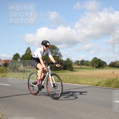 25.08.2024 - Elbe Triathlon Hamburg Fuchs,  Jonas http://msf.ph/oto/6822941 25.08.2024 10:27:26 Radfahren 542, 494, 710 meine-sportfotos.de