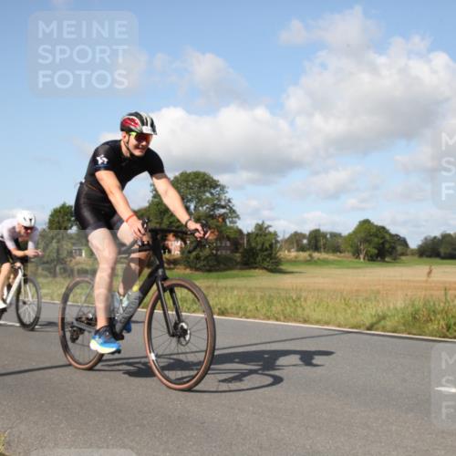 25.08.2024 - Elbe Triathlon Hamburg Fuchs,  Jonas http://msf.ph/oto/6822951 25.08.2024 10:27:17 Radfahren 562, 669, 589 meine-sportfotos.de