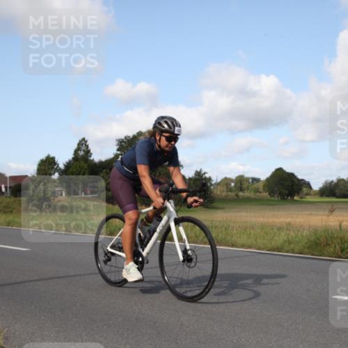 25.08.2024 - Elbe Triathlon Hamburg Fuchs,  Jonas http://msf.ph/oto/6823033 25.08.2024 10:25:46 Radfahren 523, 514, 651, 630 meine-sportfotos.de