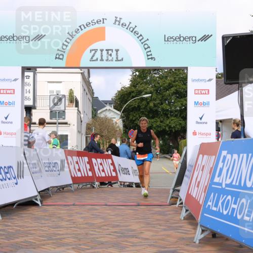 25.08.2024 - 20. Blankeneser Heldenlauf Strokosch-Dieckow http://msf.ph/oto/6823051 25.08.2024 09:50:23 Ziel 119 meine-sportfotos.de