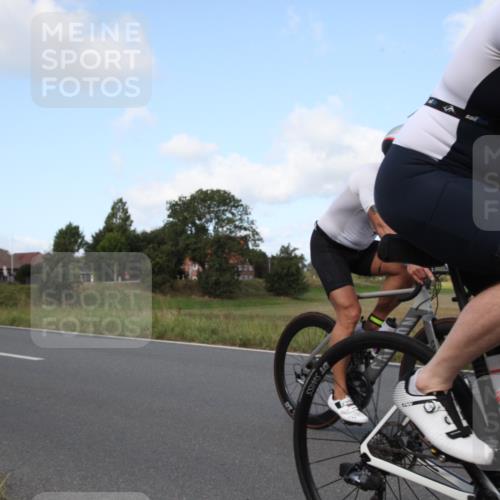 25.08.2024 - Elbe Triathlon Hamburg Fuchs,  Jonas http://msf.ph/oto/6823053 25.08.2024 10:25:15 Radfahren 457, 464, 365, 375, 558 meine-sportfotos.de
