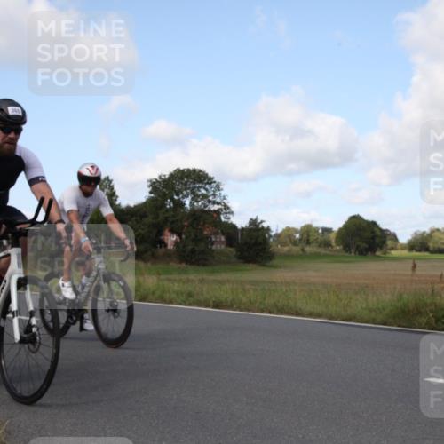 25.08.2024 - Elbe Triathlon Hamburg Fuchs,  Jonas http://msf.ph/oto/6823057 25.08.2024 10:25:15 Radfahren 457, 464, 365, 375, 558 meine-sportfotos.de