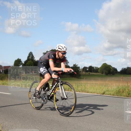 25.08.2024 - Elbe Triathlon Hamburg Fuchs,  Jonas http://msf.ph/oto/6823117 25.08.2024 10:23:39 Radfahren 571, 397, 395 meine-sportfotos.de