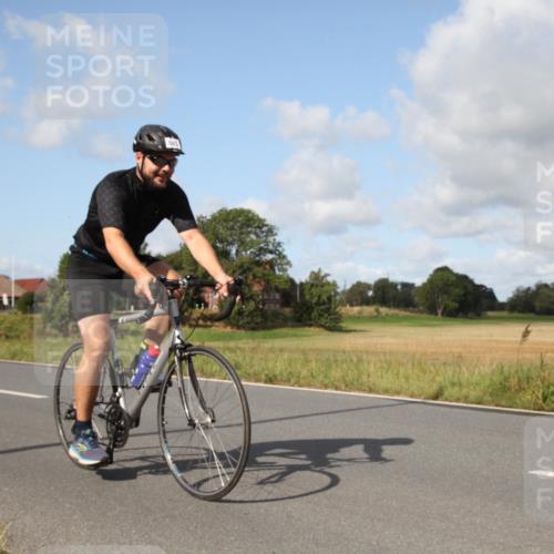 25.08.2024 - Elbe Triathlon Hamburg Fuchs,  Jonas http://msf.ph/oto/6823134 25.08.2024 10:23:30 Radfahren 645, 571, 397 meine-sportfotos.de