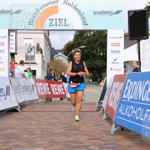 25.08.2024 - 20. Blankeneser Heldenlauf Strokosch-Dieckow http://msf.ph/oto/6823156 25.08.2024 09:50:25 Ziel 119 meine-sportfotos.de