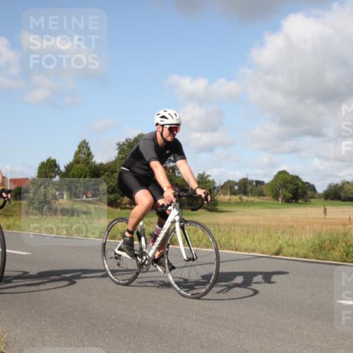 25.08.2024 - Elbe Triathlon Hamburg Fuchs,  Jonas http://msf.ph/oto/6823159 25.08.2024 10:23:02 Radfahren 664, 623, 596, 521, 612 meine-sportfotos.de