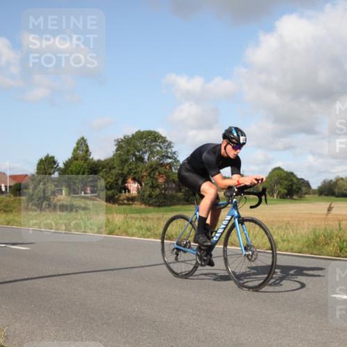 25.08.2024 - Elbe Triathlon Hamburg Fuchs,  Jonas http://msf.ph/oto/6823166 25.08.2024 10:23:00 Radfahren 664, 623, 596, 521, 612 meine-sportfotos.de
