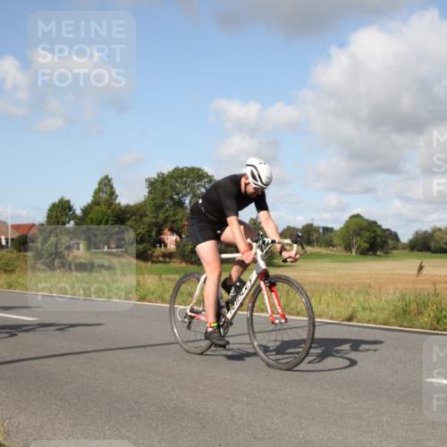 25.08.2024 - Elbe Triathlon Hamburg Fuchs,  Jonas http://msf.ph/oto/6823187 25.08.2024 10:22:51 Radfahren 471, 576, 506, 793, 509, 491, 656, 664 meine-sportfotos.de