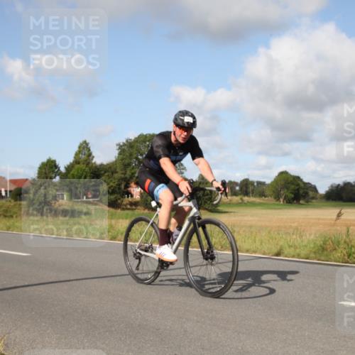 25.08.2024 - Elbe Triathlon Hamburg Fuchs,  Jonas http://msf.ph/oto/6823208 25.08.2024 10:22:33 Radfahren 637, 661, 648 meine-sportfotos.de