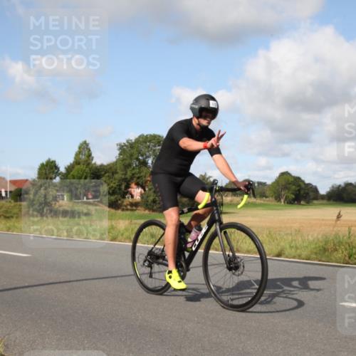 25.08.2024 - Elbe Triathlon Hamburg Fuchs,  Jonas http://msf.ph/oto/6823212 25.08.2024 10:22:29 Radfahren 637, 661 meine-sportfotos.de