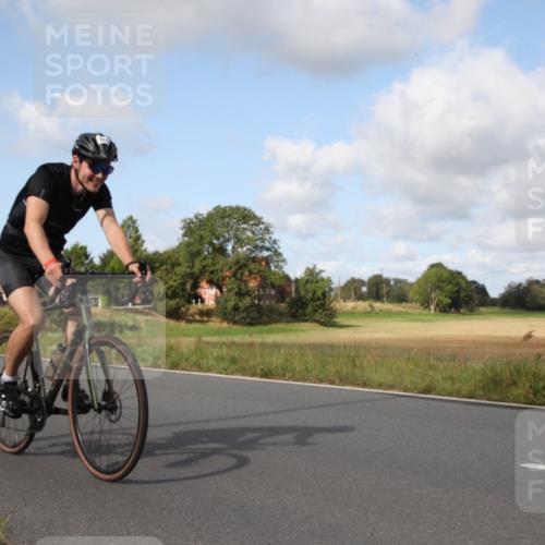 25.08.2024 - Elbe Triathlon Hamburg Fuchs,  Jonas http://msf.ph/oto/6823214 25.08.2024 10:22:22 Radfahren 366, 605, 637 meine-sportfotos.de