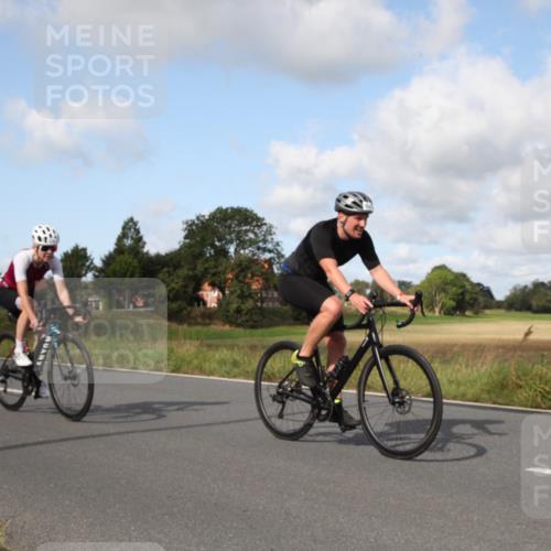 25.08.2024 - Elbe Triathlon Hamburg Fuchs,  Jonas http://msf.ph/oto/6823241 25.08.2024 10:22:13 Radfahren 559, 517, 622, 660, 538, 389, 654, 662, 366 meine-sportfotos.de