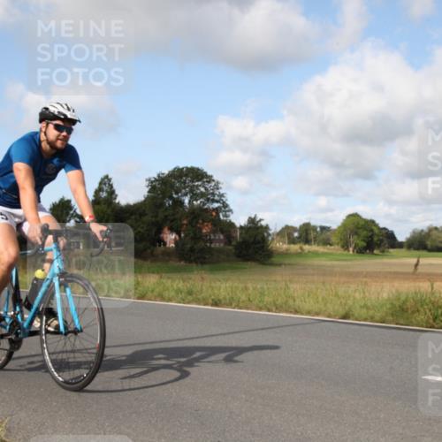 25.08.2024 - Elbe Triathlon Hamburg Fuchs,  Jonas http://msf.ph/oto/6823253 25.08.2024 10:22:08 Radfahren 460, 570, 633, 559, 517, 622, 660, 538, 389, 654 meine-sportfotos.de