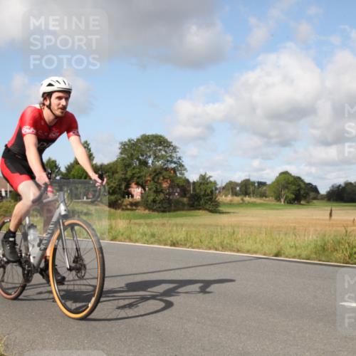 25.08.2024 - Elbe Triathlon Hamburg Fuchs,  Jonas http://msf.ph/oto/6823297 25.08.2024 10:21:45 Radfahren 611, 646, 601 meine-sportfotos.de