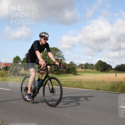 25.08.2024 - Elbe Triathlon Hamburg Fuchs,  Jonas http://msf.ph/oto/6823302 25.08.2024 10:21:40 Radfahren 614, 652, 584, 529, 611, 646, 601 meine-sportfotos.de