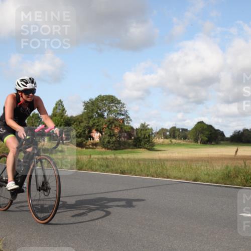 25.08.2024 - Elbe Triathlon Hamburg Fuchs,  Jonas http://msf.ph/oto/6823307 25.08.2024 10:21:38 Radfahren 357, 476, 614, 652, 584, 529, 611, 646 meine-sportfotos.de