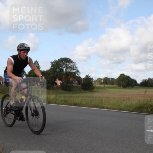 25.08.2024 - Elbe Triathlon Hamburg Fuchs,  Jonas http://msf.ph/oto/6823348 25.08.2024 10:21:23 Radfahren 273, 569, 659, 556, 613, 554 meine-sportfotos.de