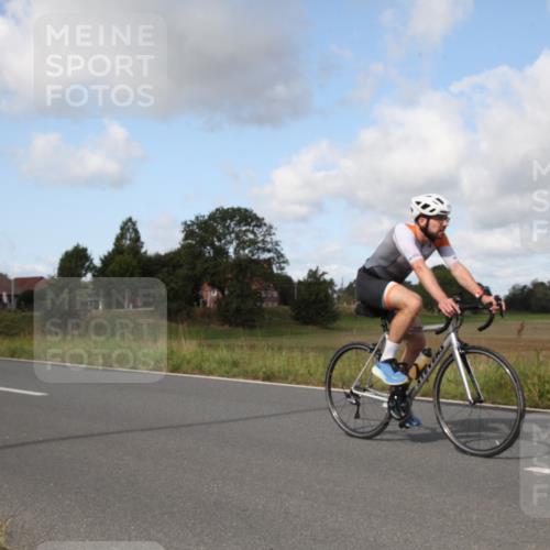25.08.2024 - Elbe Triathlon Hamburg Fuchs,  Jonas http://msf.ph/oto/6823362 25.08.2024 10:21:15 Radfahren 647, 639, 583, 632, 592, 273 meine-sportfotos.de
