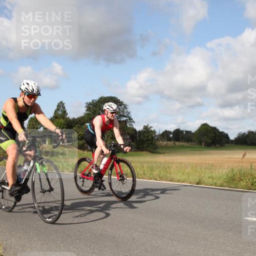 25.08.2024 - Elbe Triathlon Hamburg Fuchs,  Jonas http://msf.ph/oto/6823418 25.08.2024 10:20:59 Radfahren 512, 560, 356, 617, 495, 655, 607, 350, 487 meine-sportfotos.de