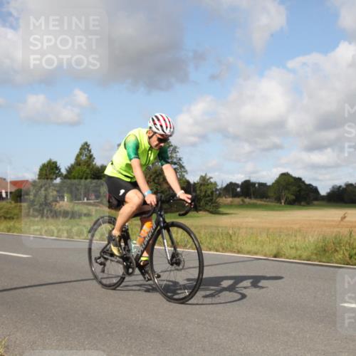 25.08.2024 - Elbe Triathlon Hamburg Fuchs,  Jonas http://msf.ph/oto/6823423 25.08.2024 10:20:57 Radfahren 512, 560, 356, 617, 495, 655, 607, 350 meine-sportfotos.de