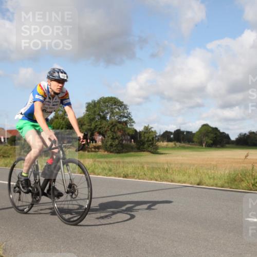25.08.2024 - Elbe Triathlon Hamburg Fuchs,  Jonas http://msf.ph/oto/6823427 25.08.2024 10:20:56 Radfahren 512, 560, 356, 617, 495, 655, 607, 350 meine-sportfotos.de