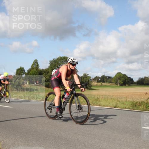25.08.2024 - Elbe Triathlon Hamburg Fuchs,  Jonas http://msf.ph/oto/6823458 25.08.2024 10:20:44 Radfahren 450, 540, 353, 599, 400, 537, 361 meine-sportfotos.de