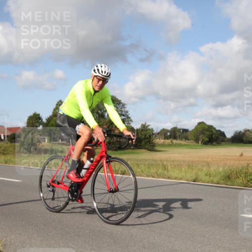 25.08.2024 - Elbe Triathlon Hamburg Fuchs,  Jonas http://msf.ph/oto/6823461 25.08.2024 10:20:41 Radfahren 450, 540, 353, 599, 400, 537 meine-sportfotos.de