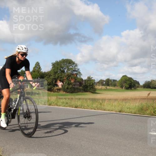 25.08.2024 - Elbe Triathlon Hamburg Fuchs,  Jonas http://msf.ph/oto/6823494 25.08.2024 10:20:18 Radfahren 621, 337, 549, 573, 451, 468, 557, 629, 526, 520 meine-sportfotos.de