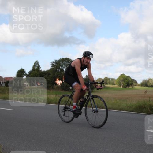 25.08.2024 - Elbe Triathlon Hamburg Fuchs,  Jonas http://msf.ph/oto/6823543 25.08.2024 10:19:59 Radfahren 610, 488, 483, 627, 1500, 462, 598 meine-sportfotos.de