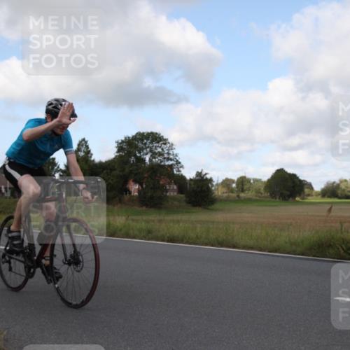 25.08.2024 - Elbe Triathlon Hamburg Fuchs,  Jonas http://msf.ph/oto/6823568 25.08.2024 10:19:50 Radfahren 393, 374, 594, 499, 610, 488 meine-sportfotos.de
