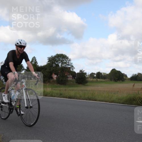 25.08.2024 - Elbe Triathlon Hamburg Fuchs,  Jonas http://msf.ph/oto/6823583 25.08.2024 10:19:37 Radfahren 581, 567, 532, 597, 618 meine-sportfotos.de