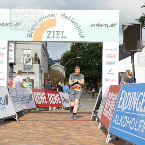 25.08.2024 - 20. Blankeneser Heldenlauf Strokosch-Dieckow http://msf.ph/oto/6823600 25.08.2024 09:51:09 Ziel 190 meine-sportfotos.de