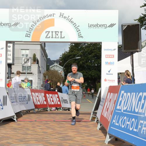 25.08.2024 - 20. Blankeneser Heldenlauf Strokosch-Dieckow http://msf.ph/oto/6823641 25.08.2024 09:51:09 Ziel 190 meine-sportfotos.de