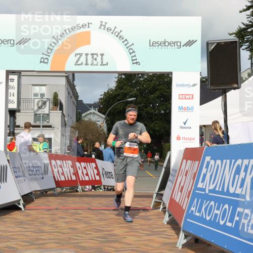 25.08.2024 - 20. Blankeneser Heldenlauf Strokosch-Dieckow http://msf.ph/oto/6823657 25.08.2024 09:51:09 Ziel 190 meine-sportfotos.de