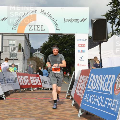 25.08.2024 - 20. Blankeneser Heldenlauf Strokosch-Dieckow http://msf.ph/oto/6823675 25.08.2024 09:51:10 Ziel 190 meine-sportfotos.de